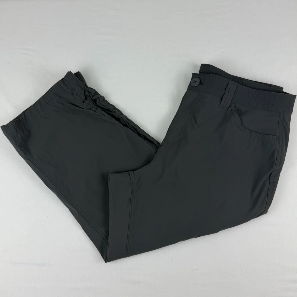 Eddie Bouer Women's Grey Capri Cargo Hiking‎ Pants, Size 10